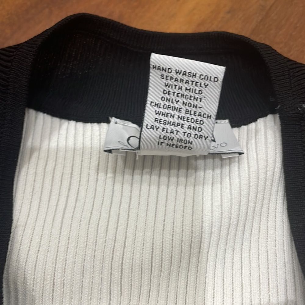 Carmen Marc Valvo Knit Sleeveless Sweater Size Small - Picture 4 of 4